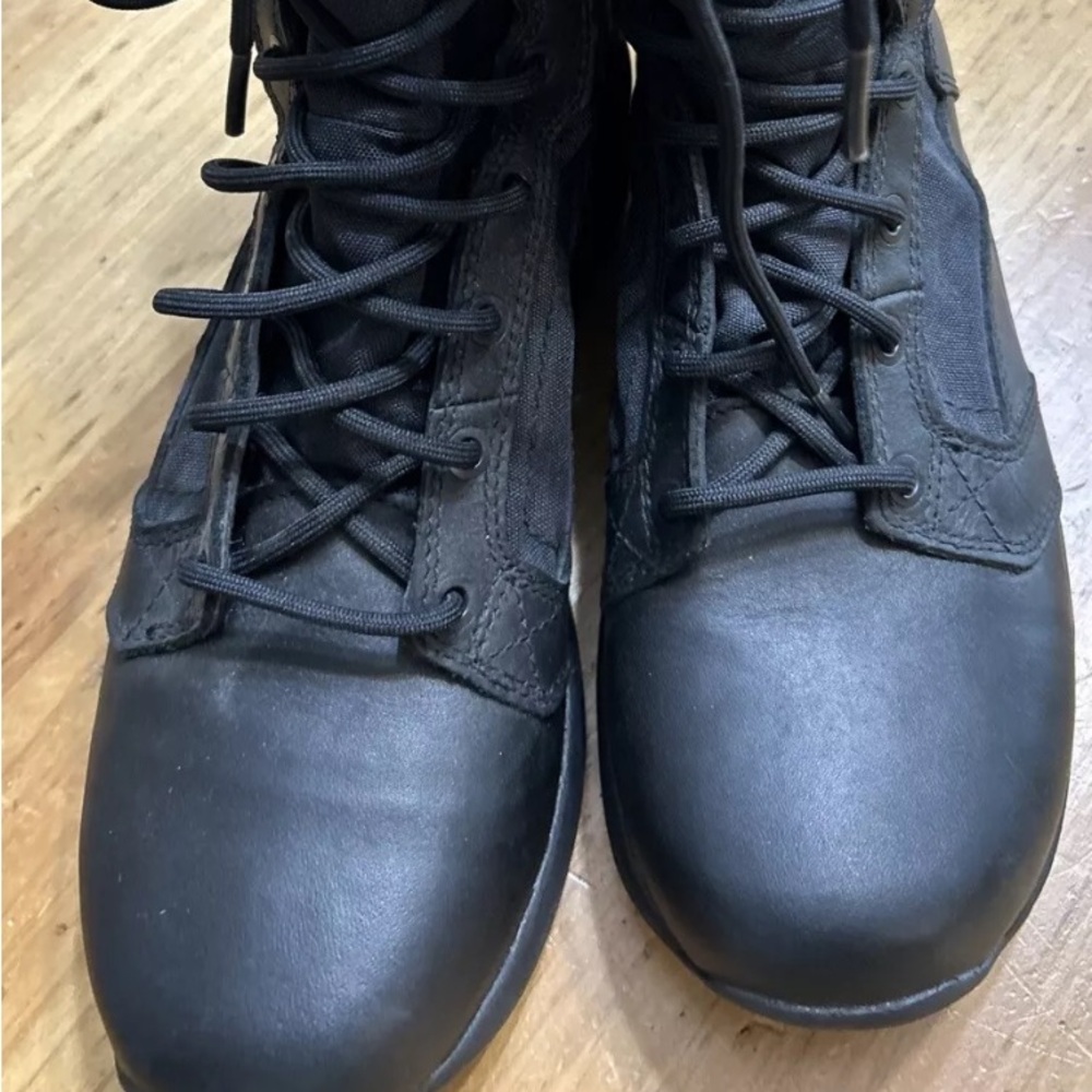 SOLD - Danner Tachyon GORE-TEX Tactical Duty Boots - Picture 6 of 10